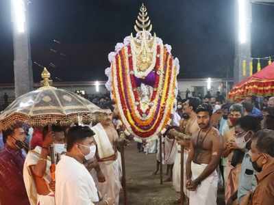 ഗരുഡ വാഹനത്തിൽ എഴുന്നള്ളി പാർഥസാരഥി; ആറന്മുളയിൽ അഞ്ചാം പുറപ്പാട് ഭക്തിനി‍ര്‍ഭരം, വീഡിയോ കാണാം