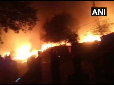 Delhi Fire Broke Out: हरिकेश नगर मेट्रो स्टेशन के पास लगी आग, 20 झोपड़ियां खाक