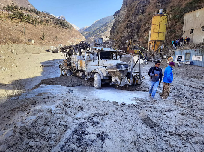 ​नद्या-तलावांचं हिमनदीत रुपांतर