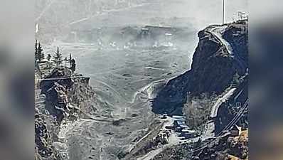 Uttarakhand Glacier Burst: कुछ की अपनों से हुई बात तो कुछ अपनों की आवाज सुनने के लिए हैं परेशान