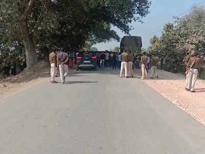 Bhind News : भिंड में सड़क हादसे के बाद बवाल, ग्रामीणों ने गोरमी रोड किया जाम, पुलिस को खदेड़ा