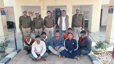 Dholpur news : जुआ खेलते हुए सात जुआरियों को किया गिरफ्तार, बरामद किए 46 हजार 120 रुपये