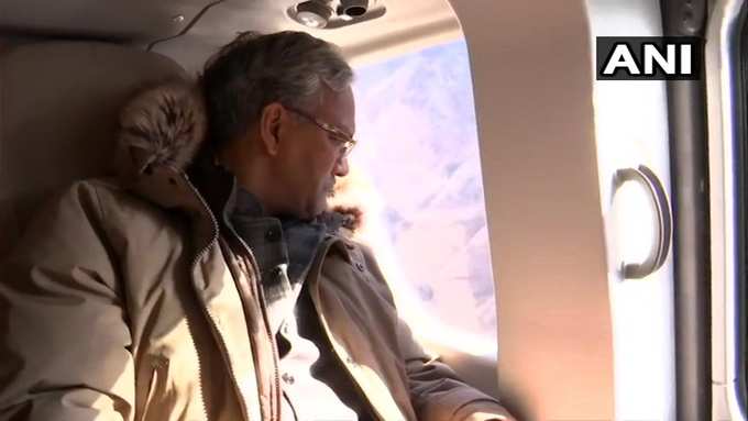 उत्तराखंड के सीएम त्रिवेंद्र सिंह रावत ने चमोली ग्लेशियर हादसे के प्रभावित इलाकों का हवाई सर्वेक्षण किया।