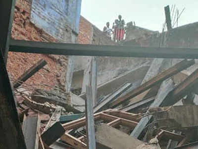 दिल्ली में मकान ढहा, मलबे में दबे 5 लोगों को बचाया गया