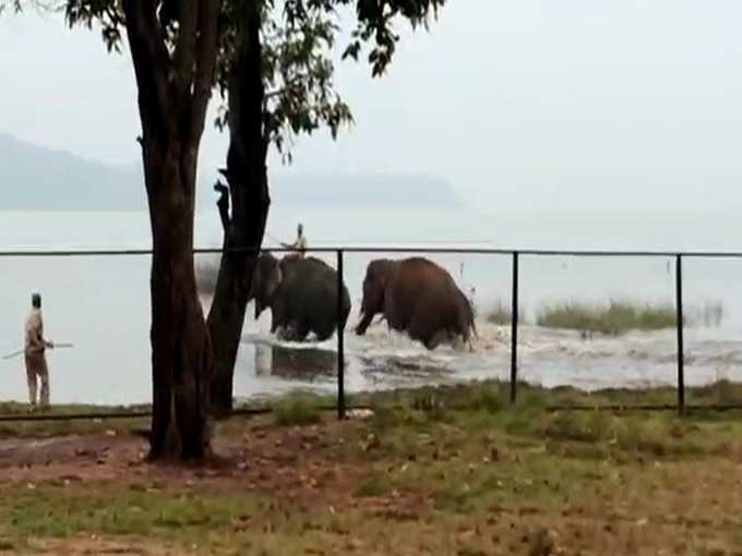 ಅರ್ಧಕ್ಕೆ ನಿಂತ ಕೆಲಸ