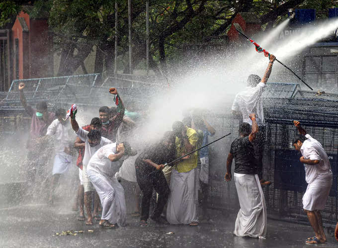 ഉദ്യോഗാര്‍ത്ഥികള്‍ക്കിടയില്‍ തെറ്റിദ്ധാരണ പരത്താന്നു