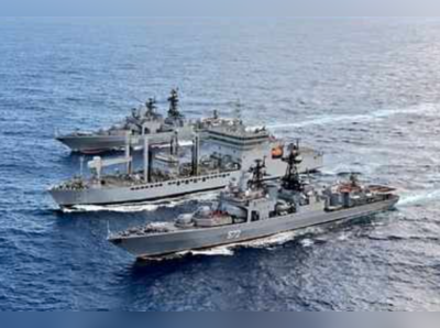 Indian Navy News: हिंद महासागर में विशाल युद्धाभ्यास कर रही है भारतीय नौसेना, आर्मी और एयरफोर्स है साथ