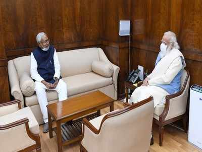 प्रधानमंत्री मोदी की बिहार के सीएम नीतीश कुमार से मुलाकात, नवंबर चुनाव में जीत के बाद पहली बार मिले, कल अमित शाह से भी मिले थे