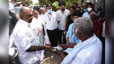 மதுரை: கடனில் தவித்த விவசாயி வீட்டை மீட்டுக் கொடுத்த அமைச்சர்