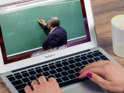 टीचर्स को अब स्कूल आकर लेनी होगी ऑनलाइन क्लास