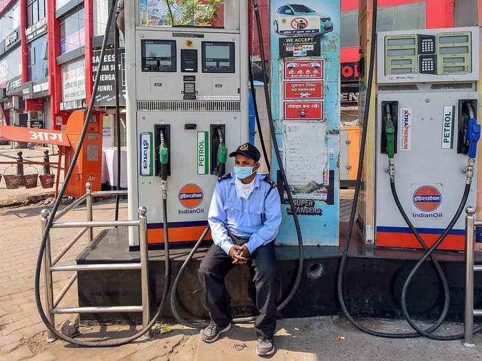 petrol price hike: petrol price reached rs. 100 in bhopal, some petrol pumps stopped selling