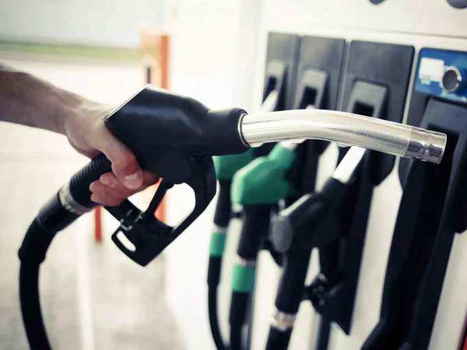 अब महानगरों में कितने रुपये में बिक रहा है पेट्रोल?
