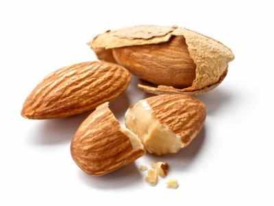 Almonds For Weight Loss: ബദാം തടിയും വയറും കുറയ്ക്കാന്‍ കഴിയ്‌ക്കേണ്ടത് ഇങ്ങനെ....