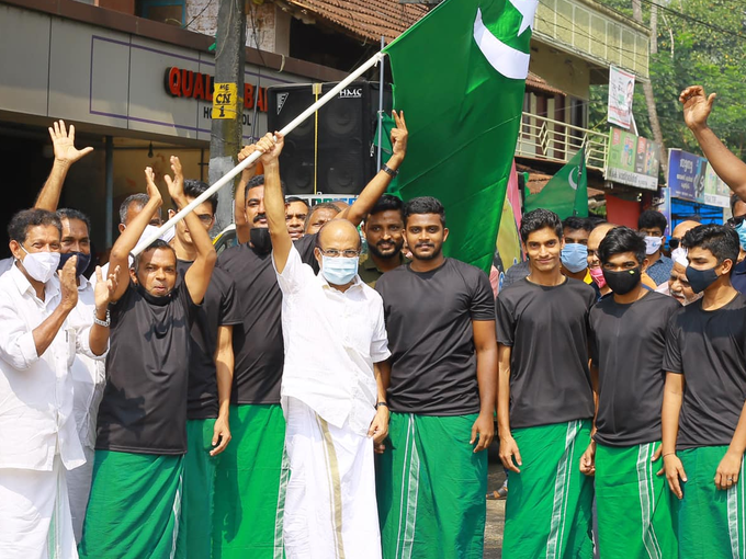 ​കുഞ്ഞാലിക്കുട്ടി വീണ്ടും ഇറങ്ങുമ്പോൾ