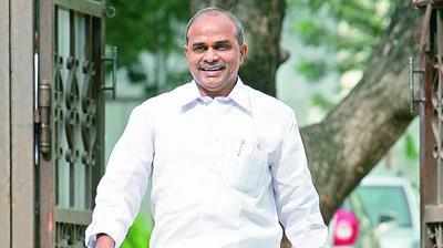 YSR: రేవంత్ రెడ్డి సభలో వైఎస్‌ను గుర్తు చేసుకున్న సురేఖ.. సొంత పార్టీ నేతలపై ఫైర్!