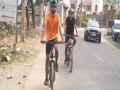 Dhanbad News: भारत भ्रमण पर निकले मध्य प्रदेश के दो भाई, 90 दिन में तय की 2300 किमी की यात्रा, हर दिन चलाते हैं 100km साइकिल