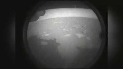 NASA mission mars नासाने करून दाखवलं! मंगळावर यान दाखल, पहिले छायाचित्र जारी