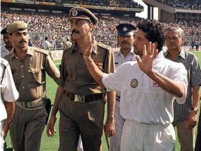 19 फरवरी 1999 : भारत-पाकिस्तान मैच में रन आउट हुए सचिन तेंडुलकर तो मच गया बवाल, मैदान पर आकर कराना पड़ा था शांत