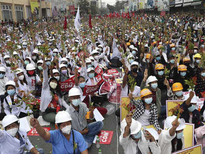 Myanmar Protest म्यानमार: आंदोलकांवरील गोळीबार दोन ठार, लष्कराविरोधात आंदोलन तीव्र