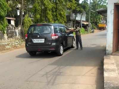 സര്‍ക്കാര്‍ തീരുമാനത്തിന് പുല്ലുവില,  ചെറുവത്തൂര്‍ റെയില്‍വേ മേല്‍പാലത്തില്‍ ടോൾ പിരിവ് തുടരുന്നു, വീഡിയോ കാണാം