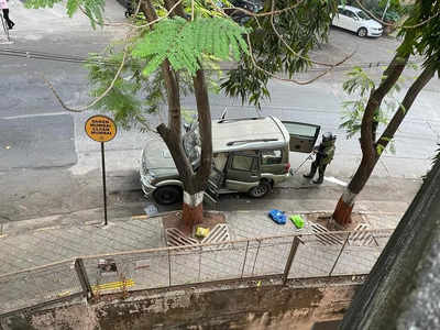 मुकेश अंबानी के घर Antilia के पास संदिग्ध कार से मिलीं 20 जिलेटिन छड़ें, सरकार ने क्राइम ब्रांच को दी जांच