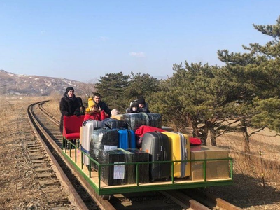 North Korea का अजब हाल, रूसी राजनयिकों को 1 किमी तक पैदल दौड़ानी पड़ी ट्रेन