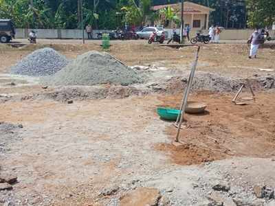 കുട്ടികൾക്ക് പ്രാക്ടീസിനായി നിർമ്മിച്ച ക്രിക്കറ്റ് പിച്ച് പൊളിച്ച് മാറ്റി ഫോറസ്റ്റ് അധികൃതർ, വീഡിയോ കാണാം