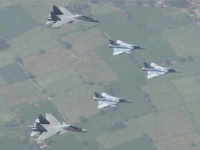 Balakot Airstrike: बालाकोट हमले की वर्षगांठ पर एयर स्ट्राइक करने वाली टीम ने कुछ यूं दिखाया दम, एयरफोर्स चीफ आरकेएस भदौरिया भी थे साथ