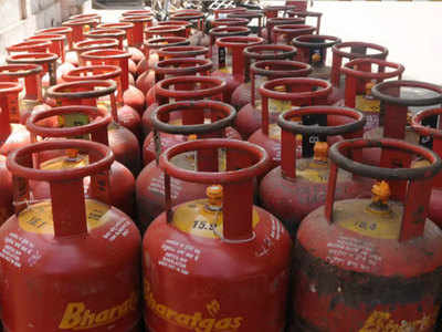 LPG Cylinder Price गॅस सिलिंडर गेला ८०० रुपयांवर ; चार दिवसात दुसऱ्यांदा झाली दरवाढ, सामन्यांच्या खिशाला बसणार चाट