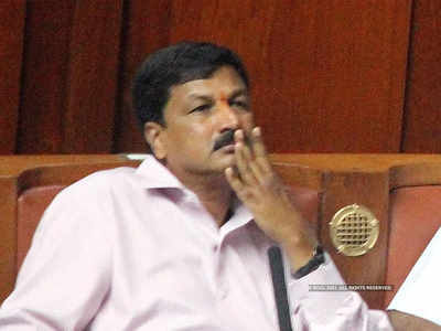 ramesh jarkiholi : सेक्स फॉर जॉब घोटाळा; कर्नाटकचे मंत्री जारकीहोली यांचा राजीनामा