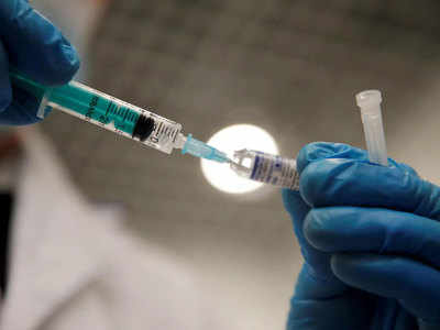Coronavirus vaccine करोना: या लशीच्या दुसऱ्या डोसनंतर साइड इफेक्ट्समध्ये वाढ!