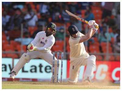 IND vs ENG : टीम इंडिया के काम आई ऋषभ पंत की स्लेजिंग, जैक क्राउली ने गुस्से में फेंका विकेट, देखें वीडियो