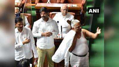 कर्नाटक विधानसभा में कांग्रेस विधायक बीके संगमेश्वर ने लहराई शर्ट, स्पीकर ने किया हफ्ते भर के लिए सस्पेंड