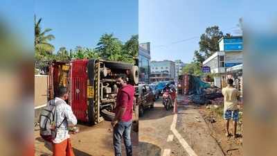 സവാളയുമായി എത്തിയ ലോറി ട്രാൻസ്‌ഫോർമറിൽ ഇടിച്ചു മറിഞ്ഞു; റോഡ് നിറയെ ഒരു ലോഡ് സവാള! വൈദ്യുതി വിതരണം നിലച്ചു