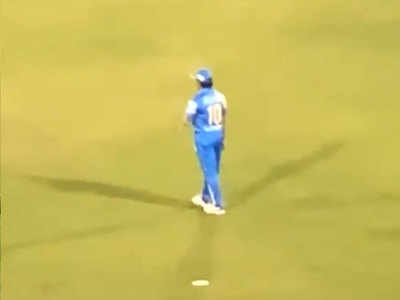 Sachin Tendulkar Video Viral: क्रिकेट के भगवान सचिन तेंडुलकर फिर उतरे मैदान पर, वायरल हो रहा यह वीडियो