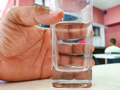Ayurveda Diet Tips: खाना खाते वक्‍त क्‍या आप भी पीते हैं पानी? जानें क्‍या हैं फायदे और नुकसान