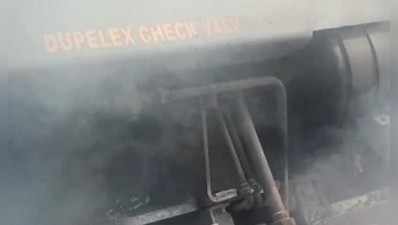 Jharkhand News: मालगाड़ी के इंजन में भीषण आग से मचा हड़कंप, कोयला लदी बोगियों तुरंत किया गया अलग, टला बड़ा हादसा