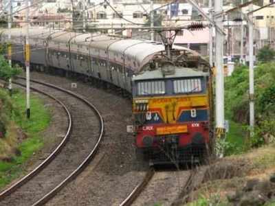 Indian Railways: రైల్వేలో 165 జాబ్స్‌.. ఇంటర్‌+ఐటీఐ పాసైన వాళ్లు అర్హులు.. త్వరపడండి