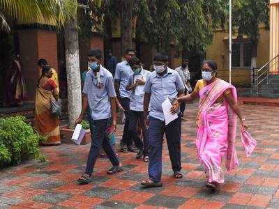 എസ്എസ്എൽസി, പ്ലസ് ടു പരീക്ഷകൾ മാറ്റിവെക്കണം; ആവശ്യവുമായി സർക്കാർ