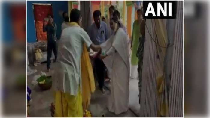 West Bengal Election LIVE: नंदीग्राम में जनसभा कर चंडी मंदिर पहुंचीं मुख्यमंत्री ममता बनर्जी, की पूजा-अर्चना