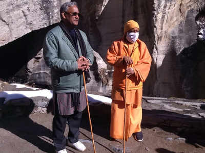Uttarakhand Trivendra Singh Rawat News: यूपी में योगी की तेजी उत्तराखंड में CM त्रिवेंद्र सिंह रावत को ले डूबी!