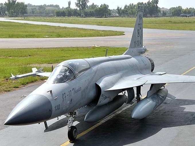 दुनियाभर से JF-17 के कंपोनेंट मंगाकर असेंबल कर रहा पाक