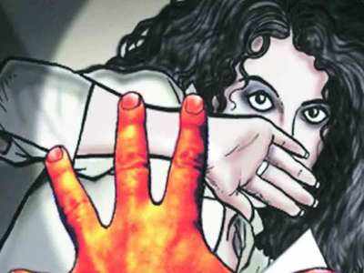 थाने में महिला से बलात्कार मामले की जांच के लिए महिला आयोग ने टीम भेजा