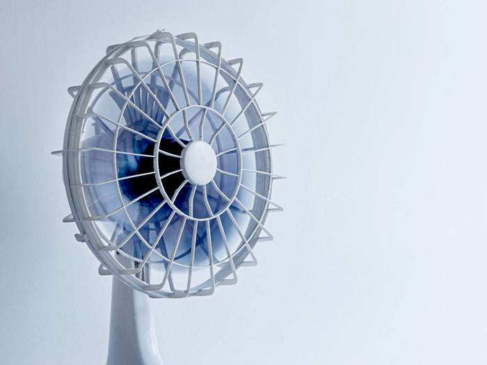 Table Fan : गर्मी को दूर भगाने के लिए मात्र 1,099 रुपए में ऑर्डर करें तेज हवा वाले यह Table Fan