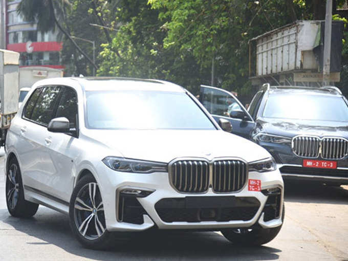 शाहिद कपूर ने मुंबई की सड़कों पर लिया टेस्ट ड्राइव
