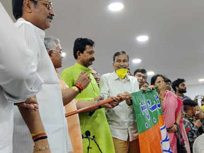West Bengal Elections 2021: टॉलीवुड के 2 सितारों समेत एक और TMC विधायक ने थामा BJP का झंडा