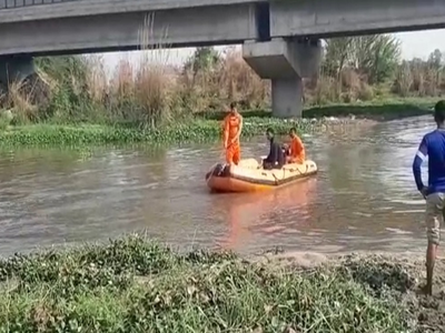 गाजियाबाद : हिंडन नदी में नहाते वक्त 2 बच्चे डूबे, NDRF की टीम तलाश में जुटी