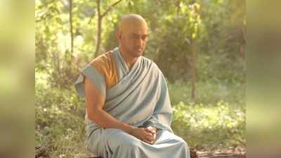 आईपीएल 2021 से पहले धोनी ने मुंडवाया सिर? बौद्ध भिक्षुओं जैसे कपड़े पहने दिखे