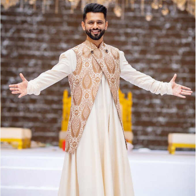 rahul vaidya in anarkali kurta2