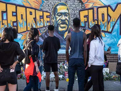 George Floyd  कृष्णवर्णीयाची पोलिसांकडून हत्या; कुटुंबीयांना मिळणार १९६ कोटी रुपये